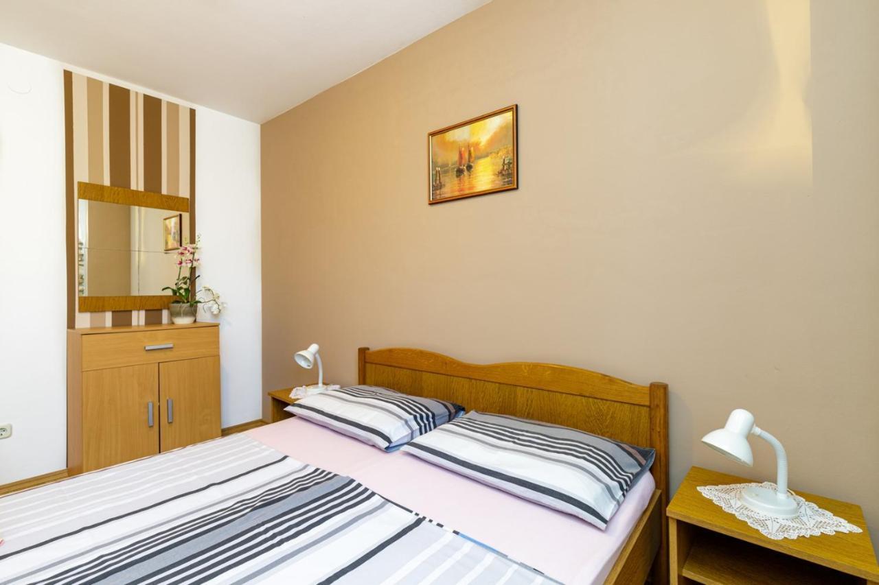 Apartments Mirjana Medulin Eksteriør bilde